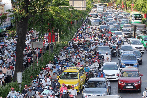 5 mẹo lái xe ô tô vào giờ cao điểm vô cùng hữu ích